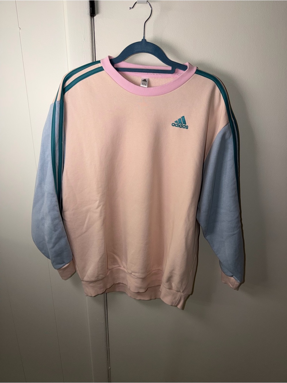 Adidas Women’s Pastel Sweatshirt | XS | Oversized | EUC